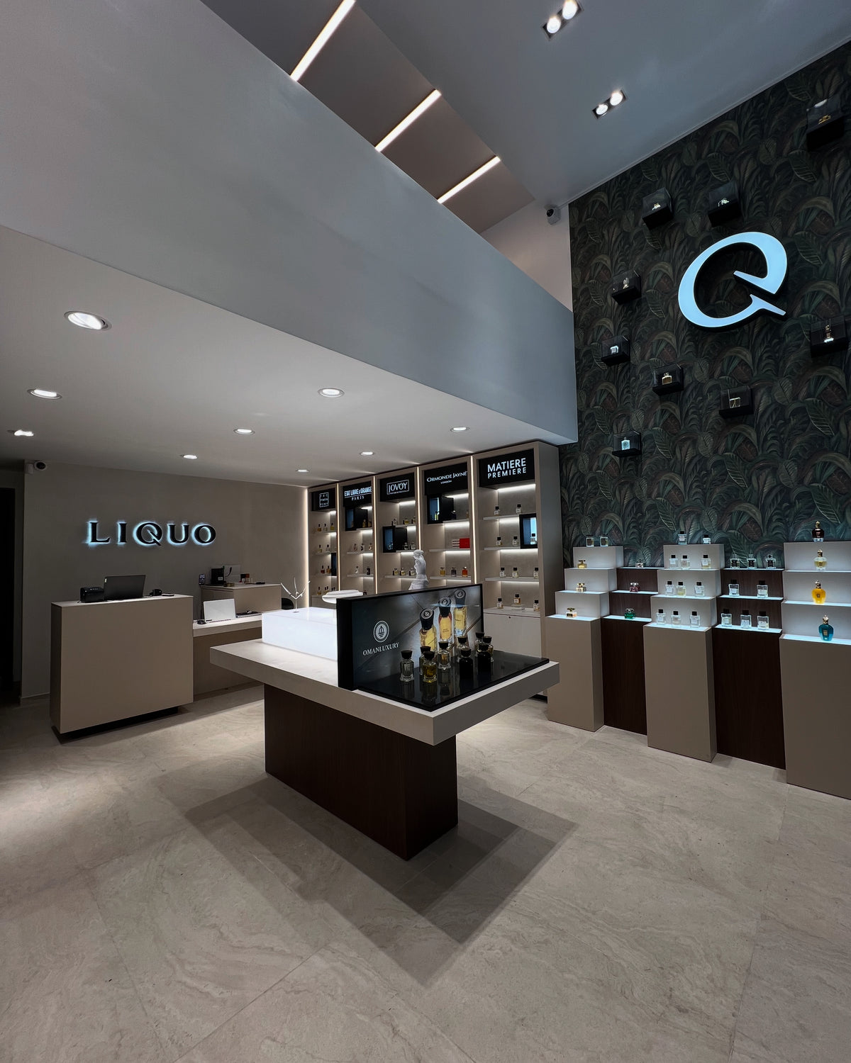 Interior de la boutique LIQUO en Vitacura